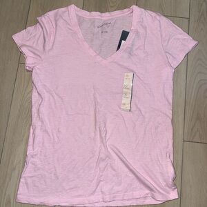 Universal Thread Women’s Medium Pink V-Neck T-Shirt (NWT)